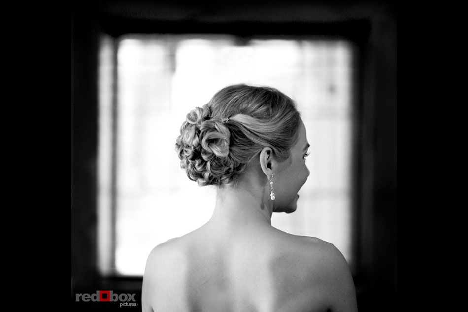 The bride on her way to her wedding at Kitsap Memorial State Park.  Seattle Wedding Photographers - Red Box Pictures - Scott Eklund