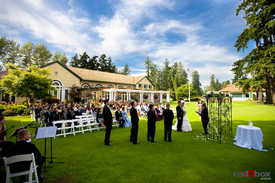 The wedding at Inglewood Golf Club in Kenmore, Washington. Wedding Photographer Scott Eklund Red Box Pictures Seattle