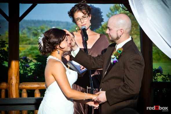 Liz and Ted are married during an outdoor ceremony Hidden Meadows in Snohomish, WA. (Photo by Dan DeLong/Red Box Pictures)