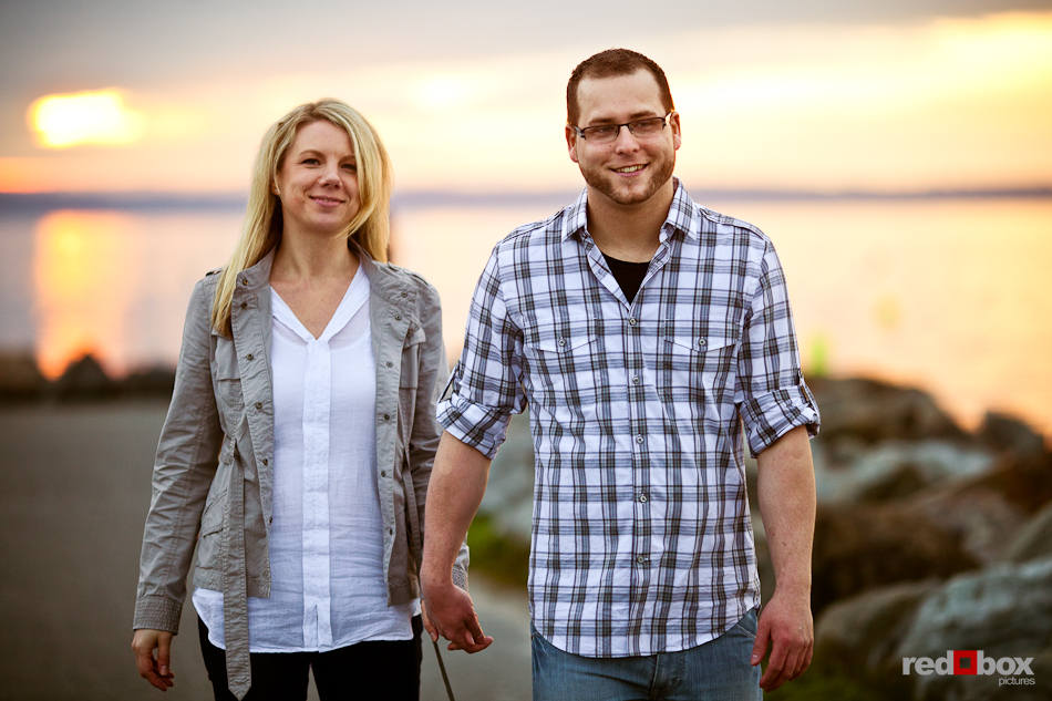 Megan and Tyler are photographed on the beach at Edmonds, WA for their engagement pictures. (Photo by Dan DeLong/Red Box Pictures)