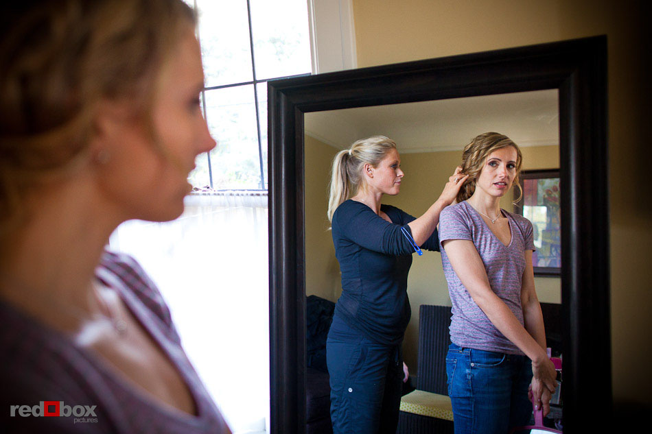 Amanda gets ready for her wedding to Jed at Chelsea Station in Seattle. (Photo by Dan DeLong/Red Box Pictures)