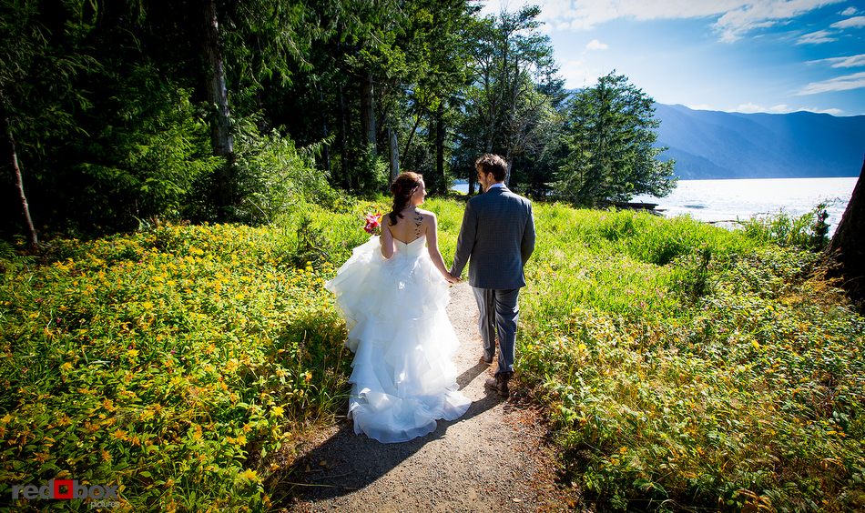 Wedding photography at Lake Crescent Lodge by Seattle Wedding Photographer Scott Eklund of Red Box Pictures